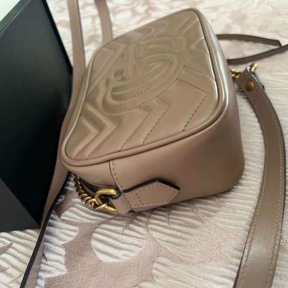 GUCCI GG MARMONT MINI SHOULDER BAG - Picture 14 of 16